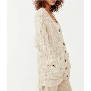 Free People Montana Cable Knit Cardigan
Sweater Oversized